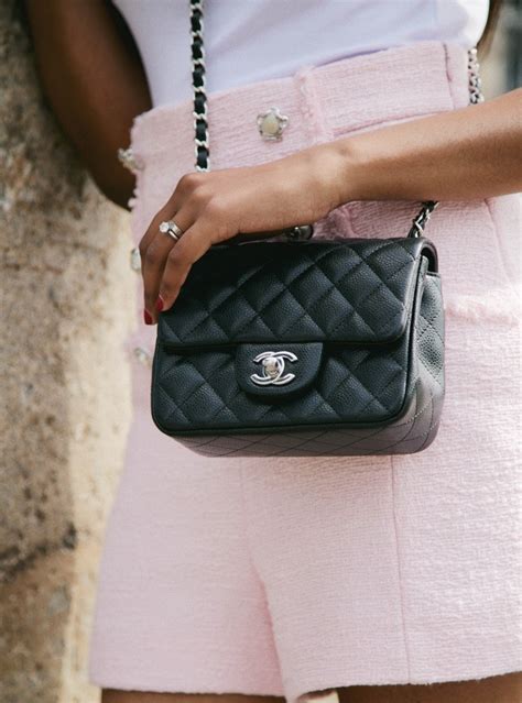 chanel mini square misure